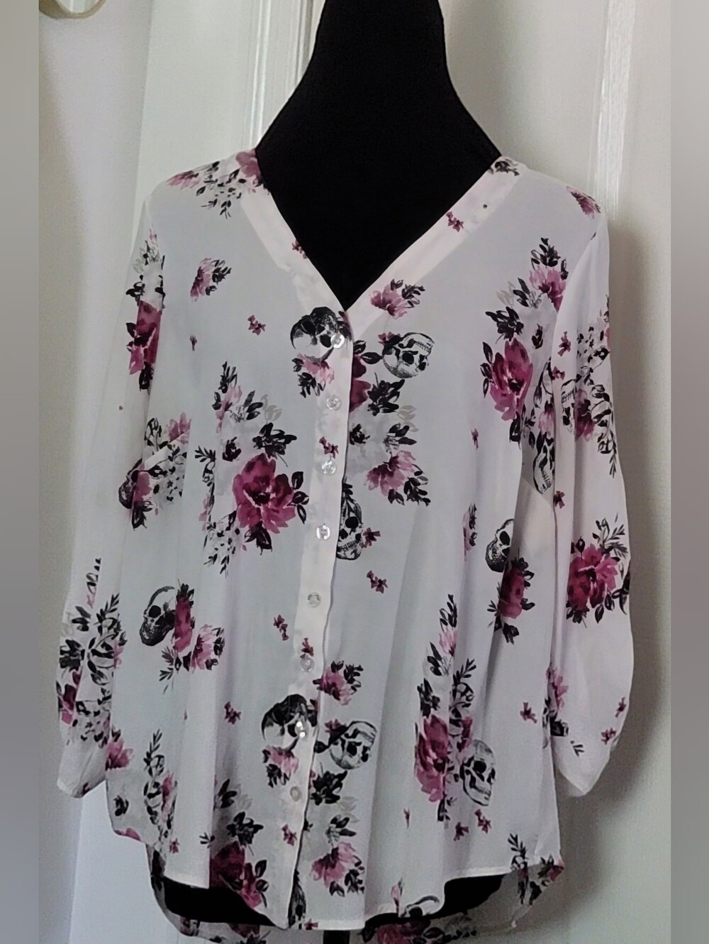 torrid White Button-Front Blouse with Pink Floral and Black Skull Print Roses